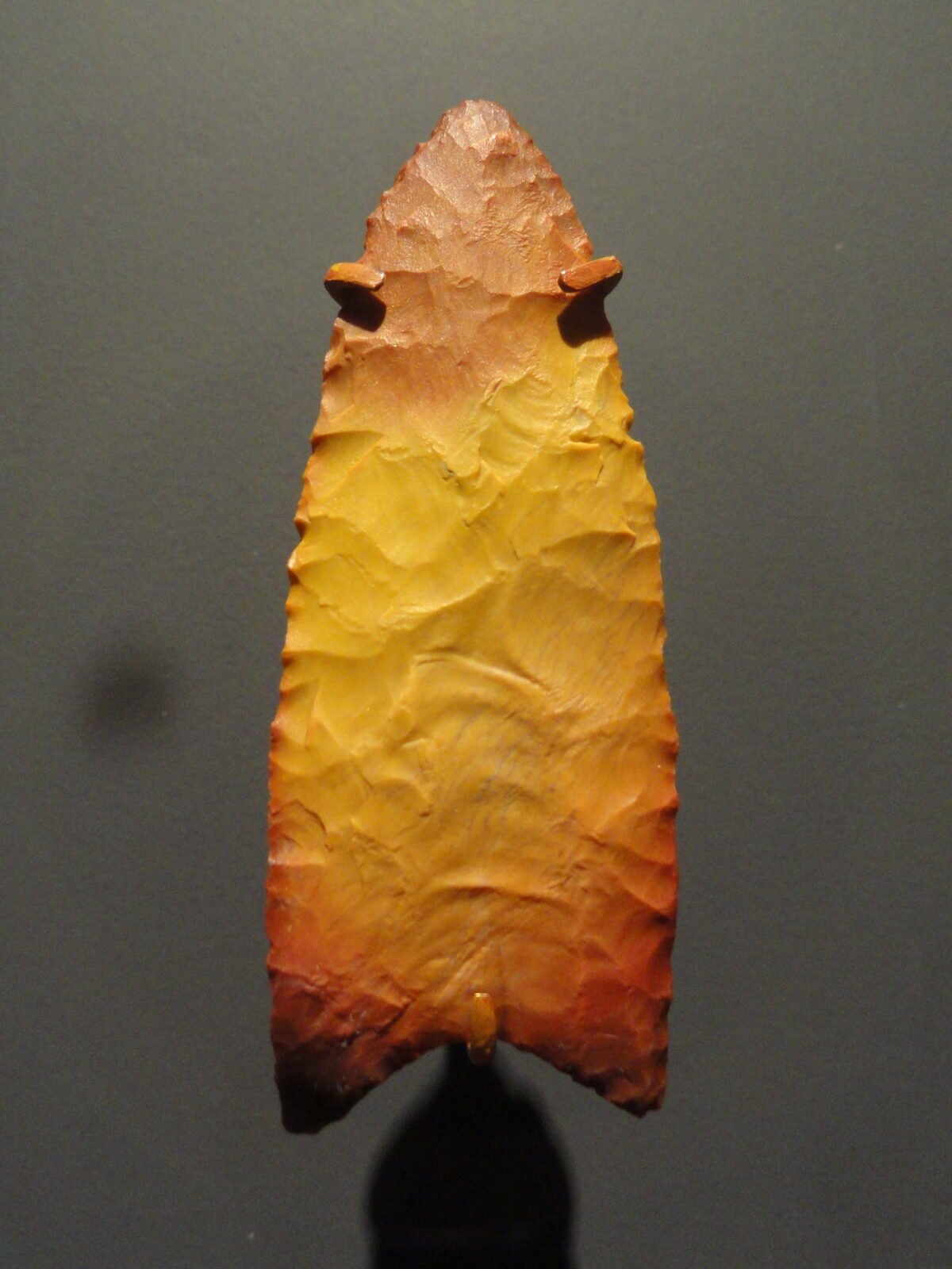 A fluted chert Clovis projectile point, roughly leaf-shaped, from Sevier County, Utah, dated 11,500–9,000 BC.